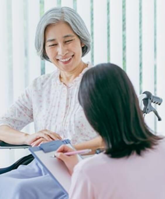 施設における入院患者数減に努めます